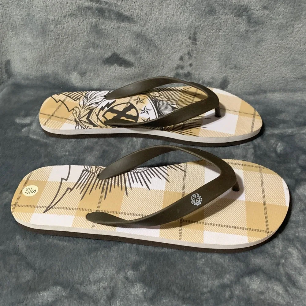 Twisted X Mens Plaid Graphic Flip Flop Sandals Brown Tan Crest Stars Size S 6/7